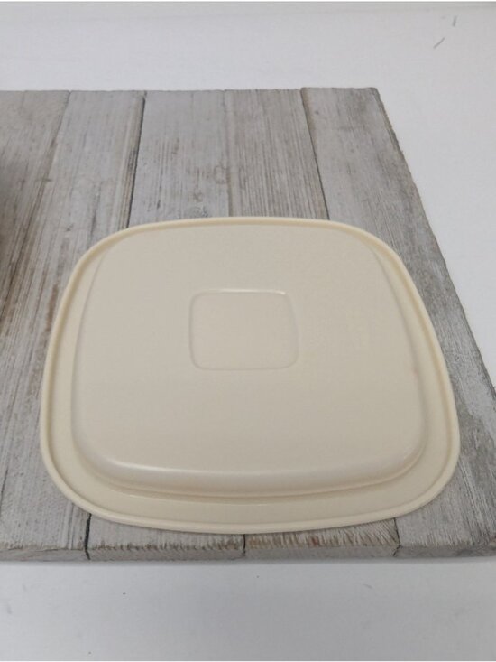 Rubbermaid 2 Cup Storage Container #2243 Square Servin Saver Almond - B - Picture 8 of 12